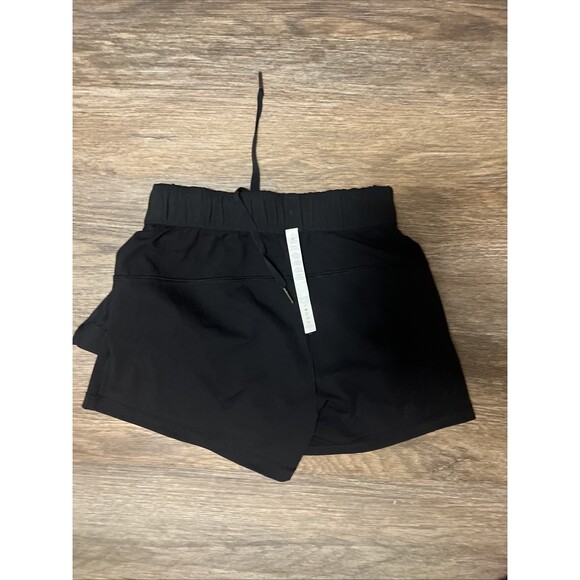Black Lululemon On the Fly Shorts Sz 2 Luxtreme 2” Excellent Condition - Picture 6 of 11